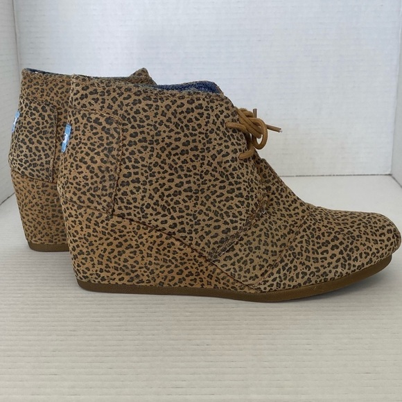 Toms Womens Size 9 Suede Desert Wedge Heeled Bootie Cheetah Print - Picture 6 of 10